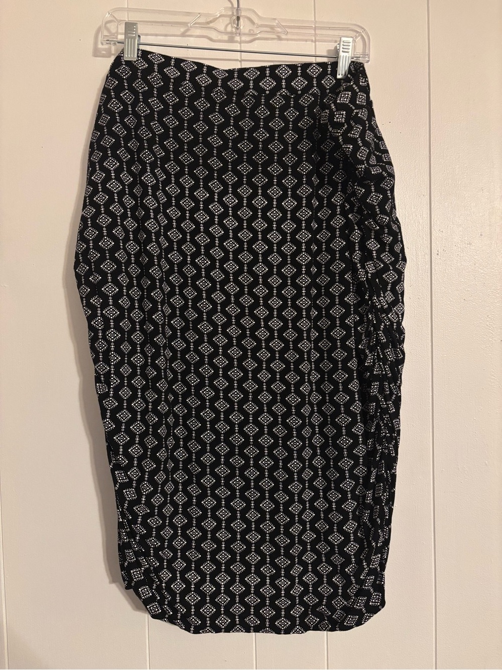 Avenue Black & White Geometric Pencil Skirt